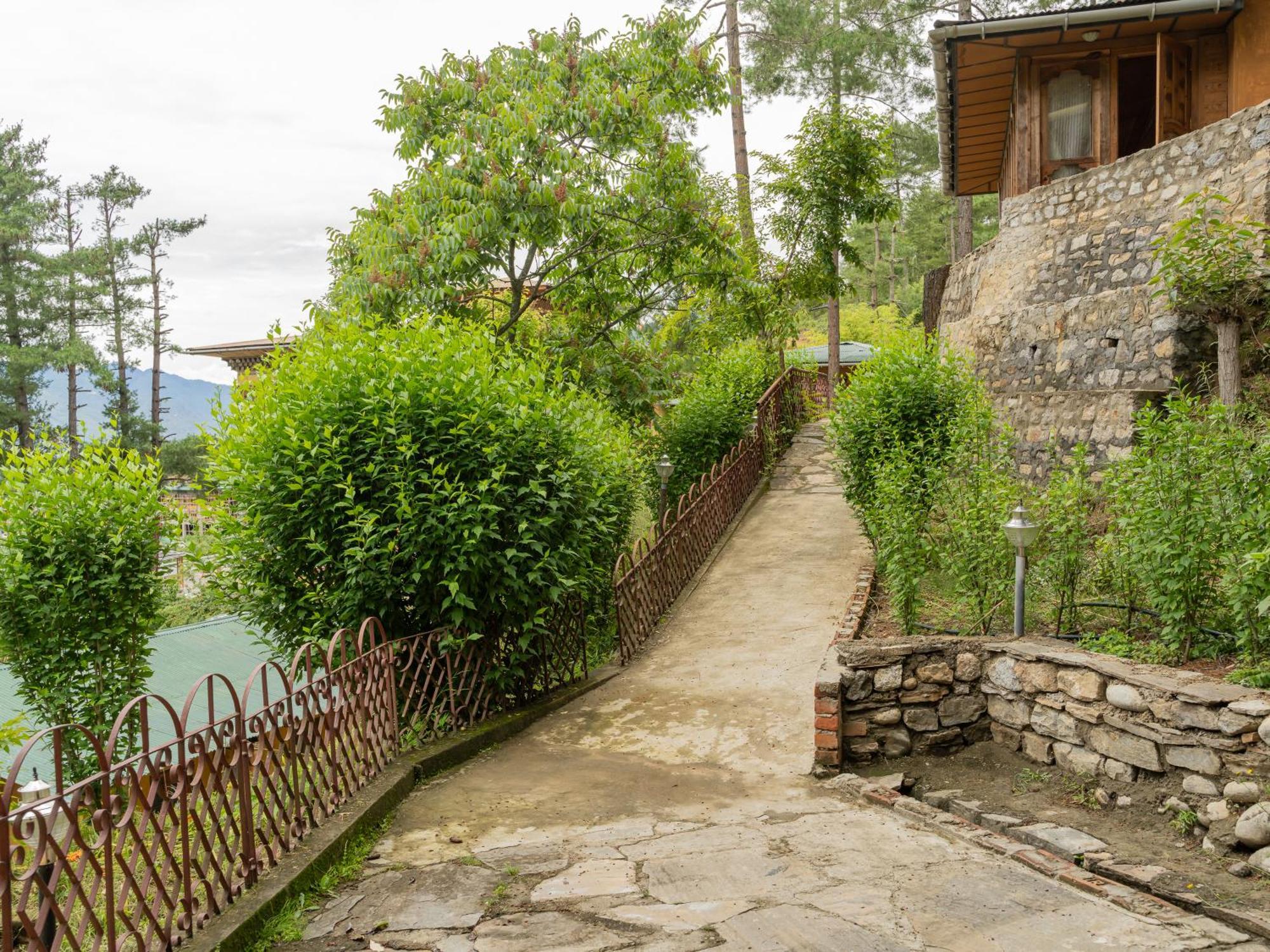 Tiger'S Nest Resort - Best Resort In Paro Exterior photo