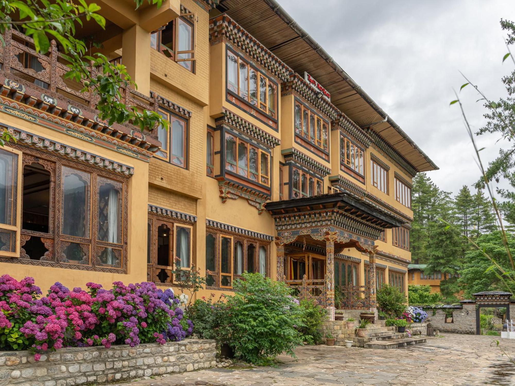 Tiger'S Nest Resort - Best Resort In Paro Exterior photo