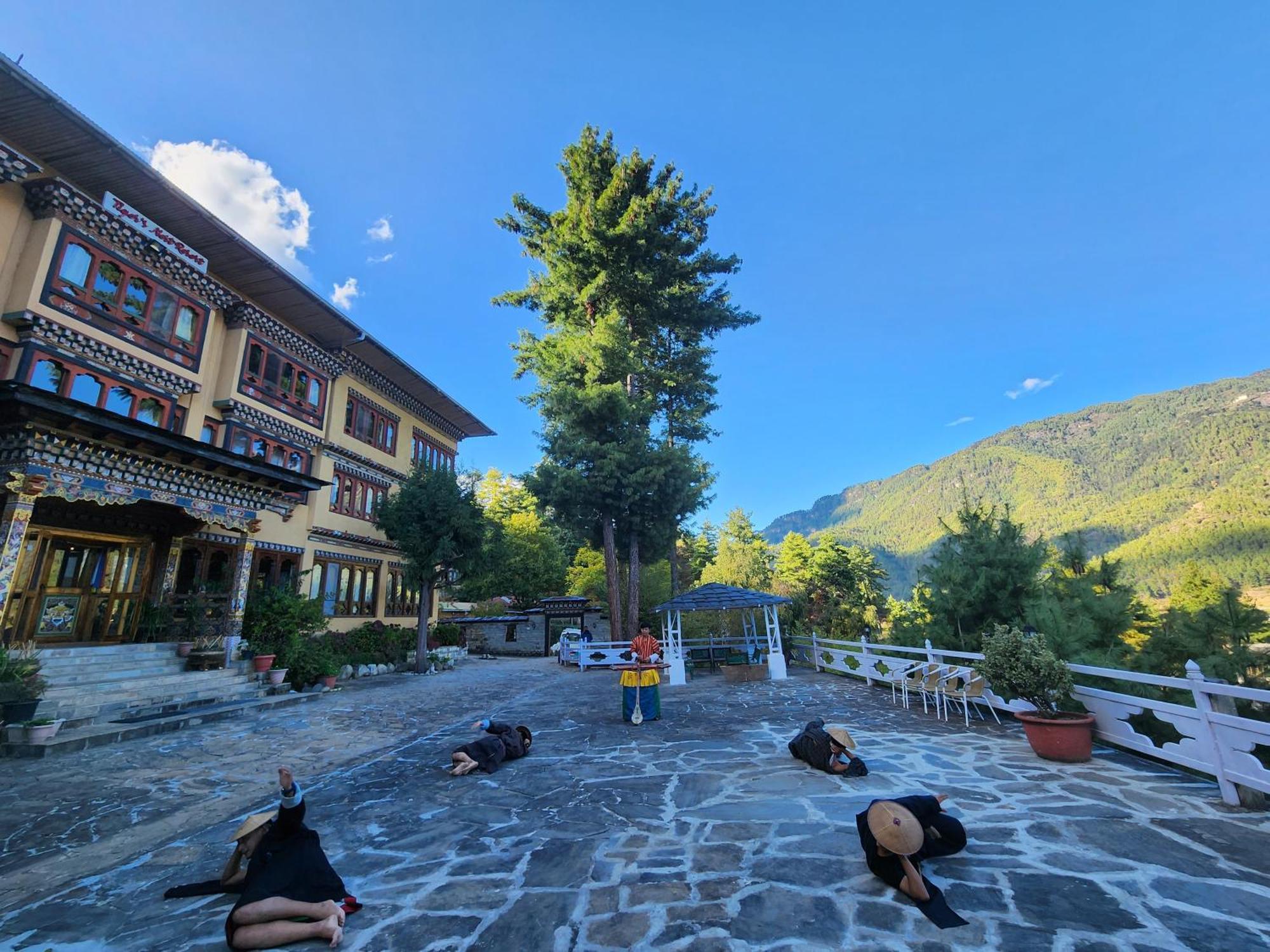 Tiger'S Nest Resort - Best Resort In Paro Exterior photo